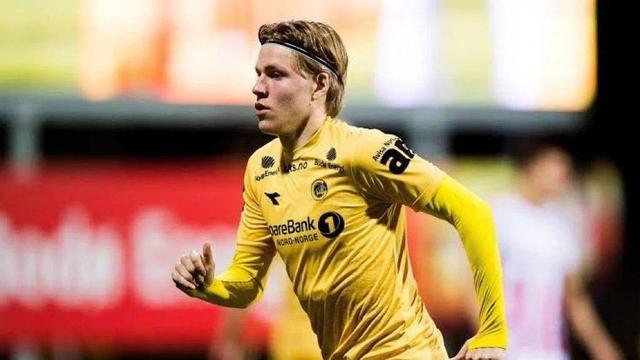 到半空间 到半空间