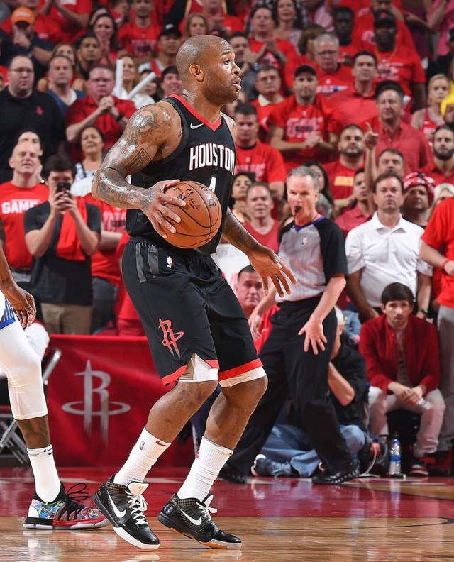 亚历山大 亚历山大